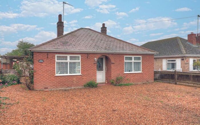 2 Bedroom Detached Bungalow For Sale In Lynn Road, Ingoldisthorpe, PE31
