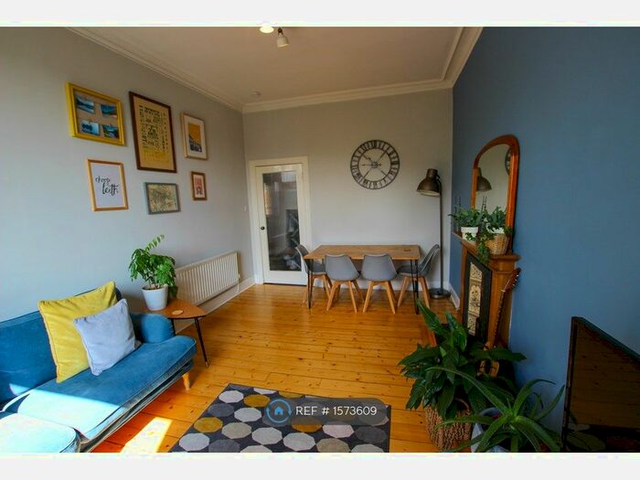 2 Bedroom Flat To Rent In Marionville Road, Edinburgh, EH7