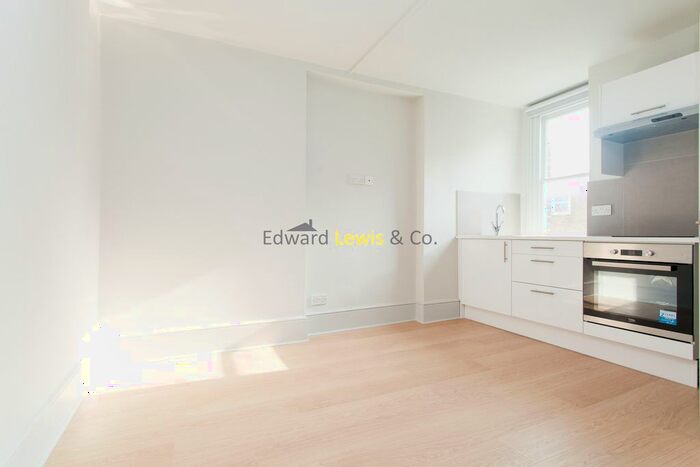 Studio To Rent In Stoke Newington High Street, London, N16