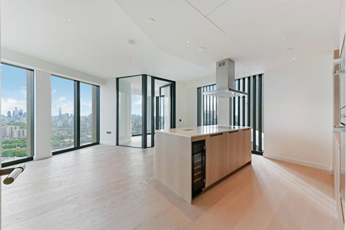 2 Bedroom Flat To Rent In River Park Tower, Nine Elms, London, SW8