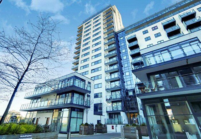 1 Bedroom Flat To Rent In Knights Tower, London, SE8