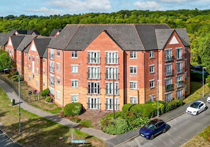 2 Bedroom Flat For Sale In Hedgerow Close, Redditch, B98