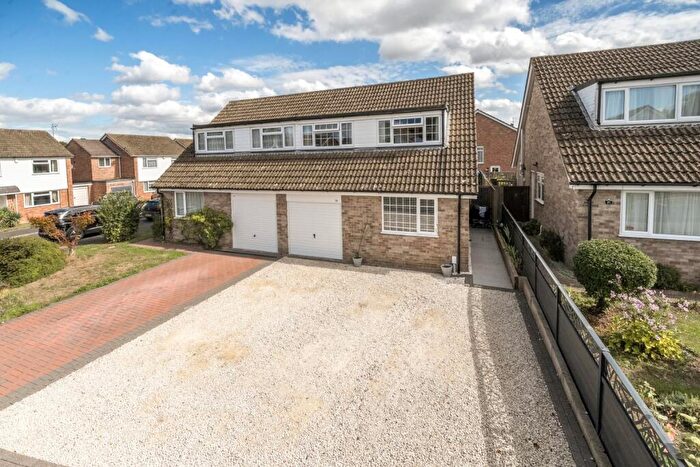 3 Bedroom Semi-Detached House To Rent In Sutton Road Newbury, RG14