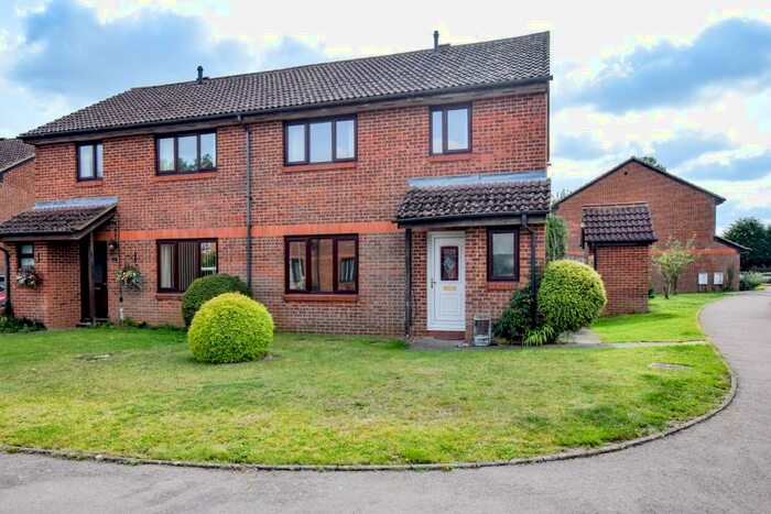 3 Bedroom Semi-Detached House To Rent In Truemper Grove, Bicester, Oxfordshire, OX27