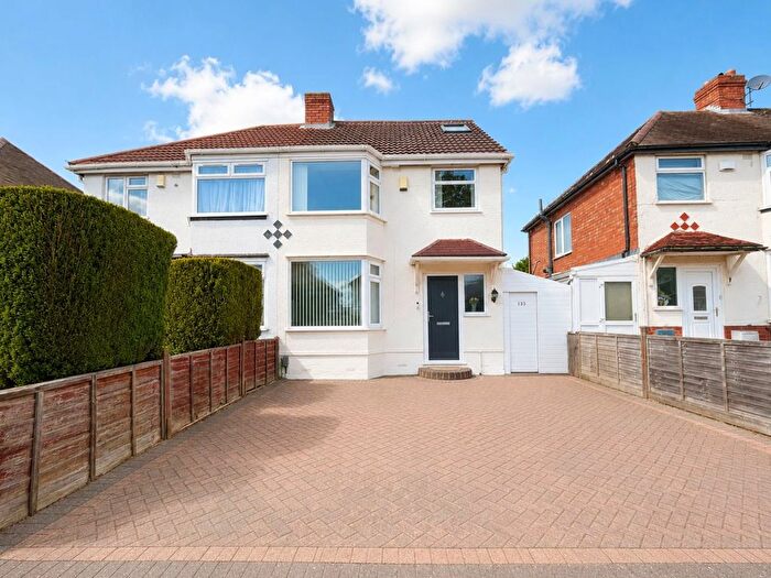 4 Bedroom Semi-Detached House For Sale In Sandgate Road, Hall Green, B28