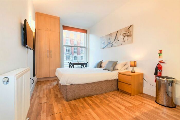 Studio To Rent In Kensington High Street, Kensington, W8