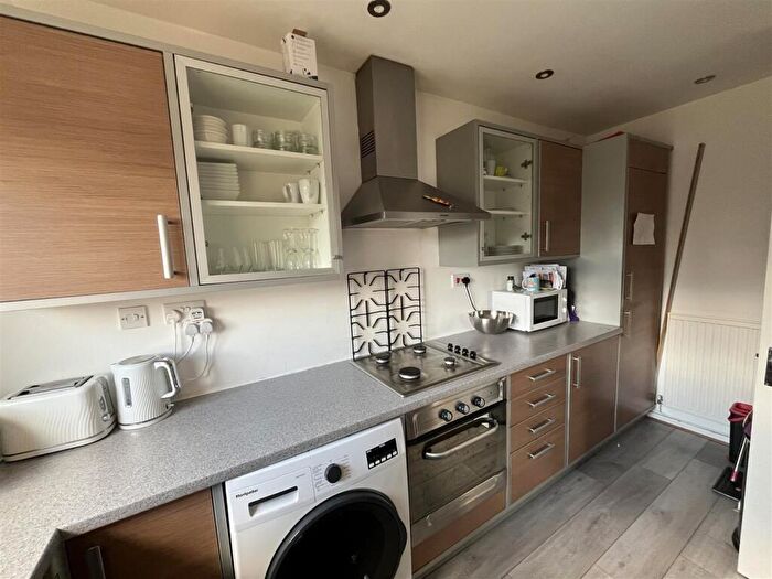 2 Bedroom Apartment To Rent In Green Hall Mews, Wilmslow, SK9