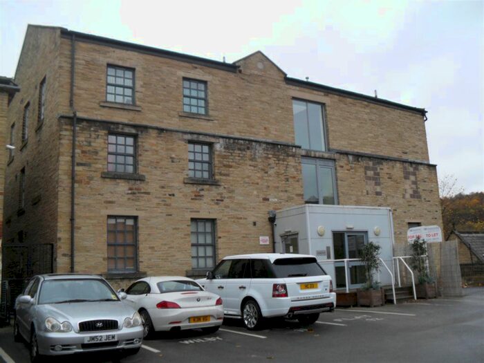 1 Bedroom Flat To Rent In Causeway House, Berwick Street, Halifax HX1