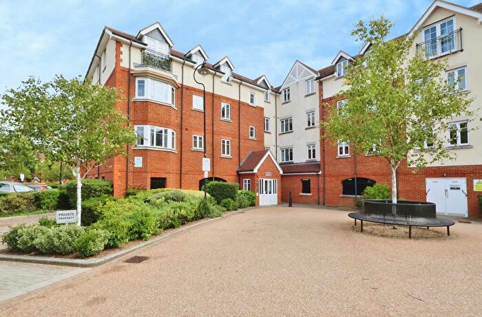 2 Bedroom Flat For Sale In Elderflower House, Whinbush Road, Hitchin, SG5