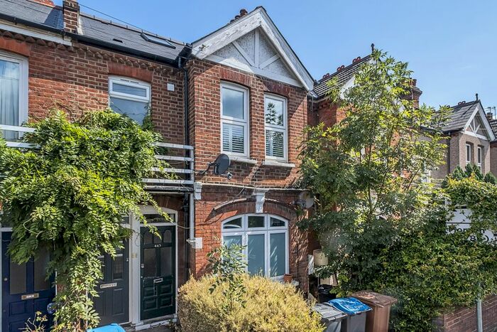2 Bedroom Maisonette To Rent In Kingston Road, London, SW20