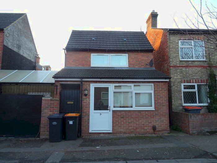 1 Bedroom Link Detached House To Rent In Beaconsfield Street, Bedford, MK41
