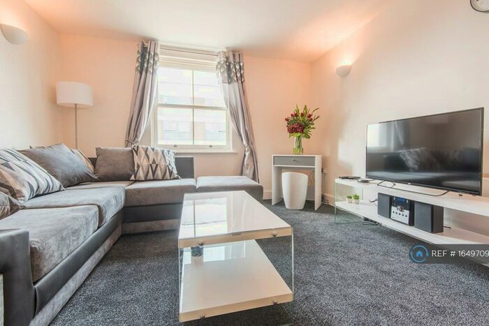 2 Bedroom Flat To Rent In Flagstaff Court, Canterbury, CT1