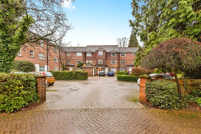 1 Bedroom Flat For Sale In Greenacres, North Parade, Horsham, West Sussex, RH12