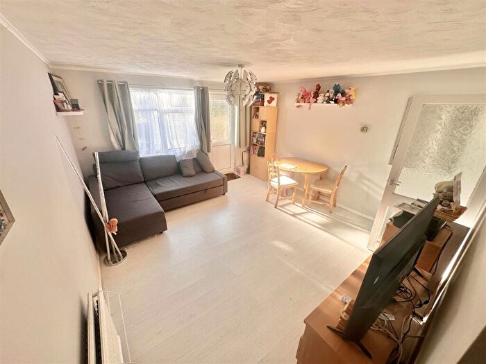 2 Bedroom Terraced House For Sale In Lanes End, Totland Bay, PO39