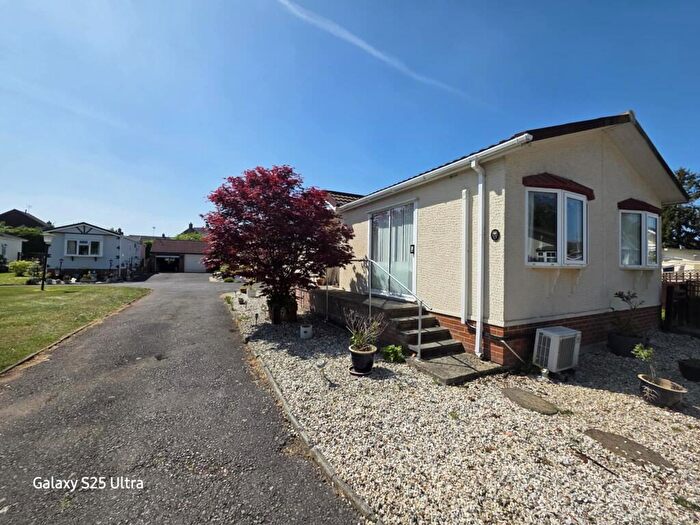 2 Bedroom Park Home For Sale In Dursley Road, Cambridge, GL2