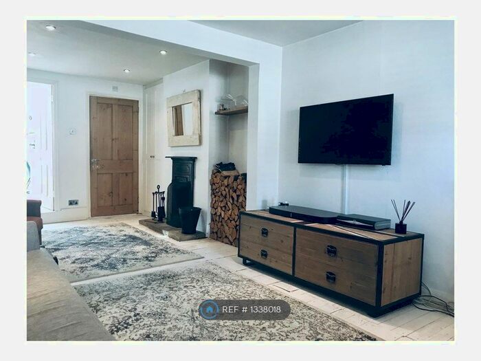 2 Bedroom End Of Terrace House To Rent In Waverley Road, Weybridge, KT13