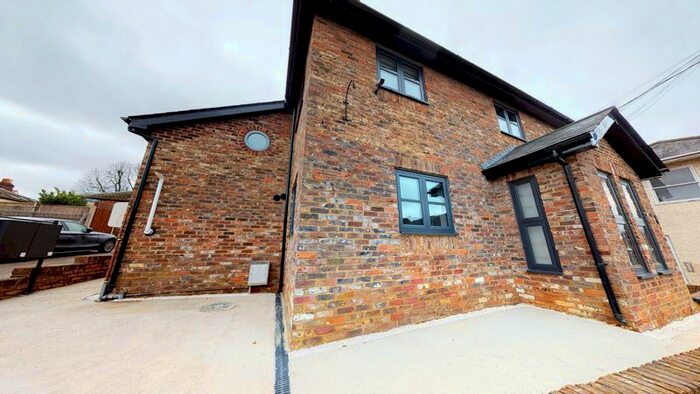 2 Bedroom Flat To Rent In Gore Road, Burnham, Slough, SL1