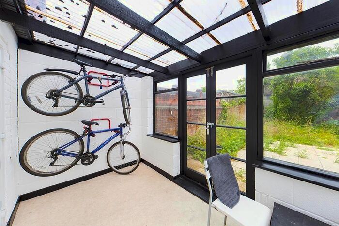 5 Bedroom Property To Rent In Holyrood Avenue, Southampton, SO17
