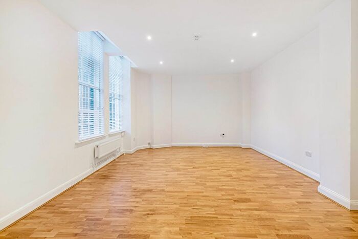1 Bedroom Flat To Rent In Upper Woburn Place, London, WC1H