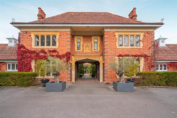 1 Bedroom Apartment To Rent In Windsor Forest Court, Ascot, SL5