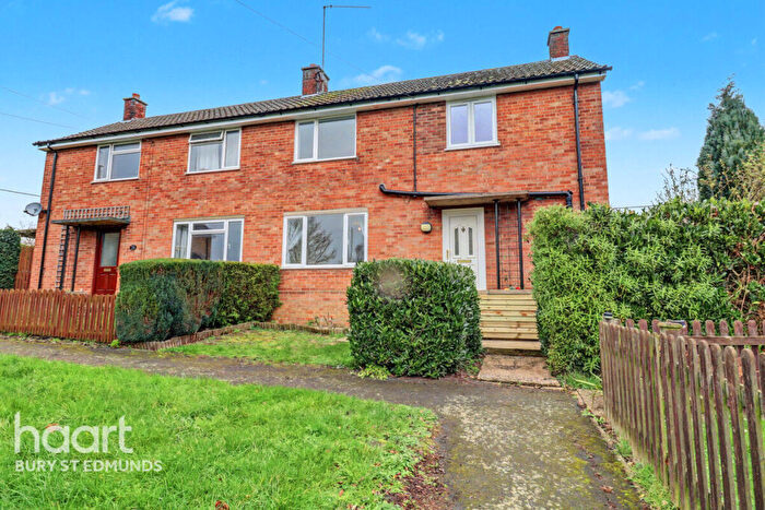 3 Bedroom Semi Detached House For Sale In The Owell, Pakenham, Bury St Edmunds, IP31