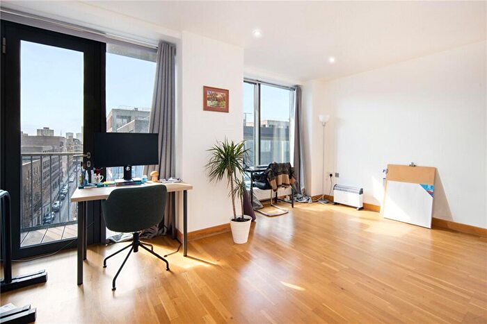 2 Bedroom Flat For Sale In Omega Works, Roach Road, Bow, London, E3 - Photo 6
