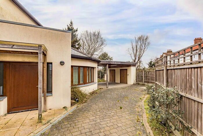 5 Bedroom Property To Rent In St. Pauls Road, Thornton Heath, CR7