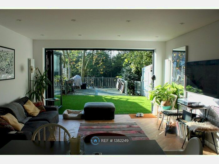 3 Bedroom Terraced House To Rent In Buxhall Crescent, London, E9