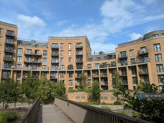 2 Bedroom Flat To Rent In Whitestone Way, Croydon, CR0