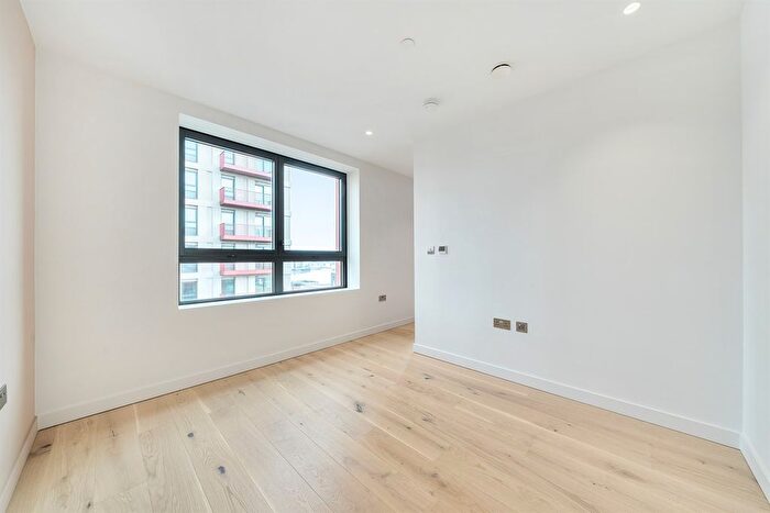 Studio To Rent In Peninsula Gardens, East Parkside, Lower Riverside, Greenwich Peninsula, SE10
