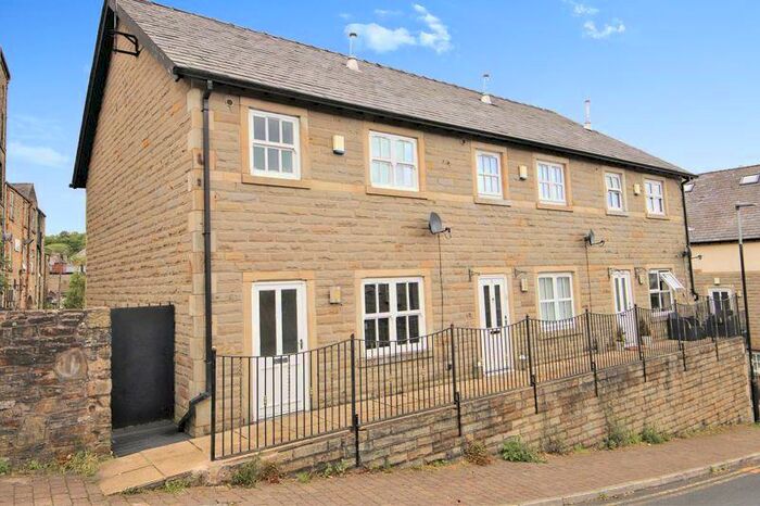 3 Bedroom Town House To Rent In Cross Street, Ramsbottom, BL0