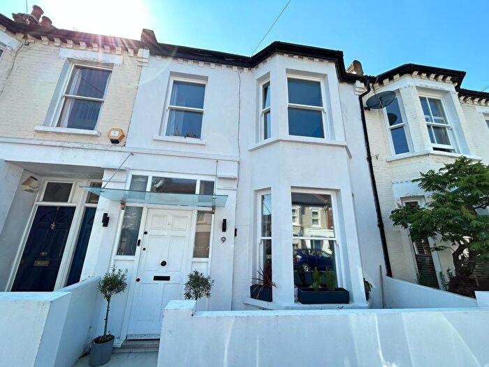 4 Bedroom Terraced House To Rent In Fulham, London, SW6