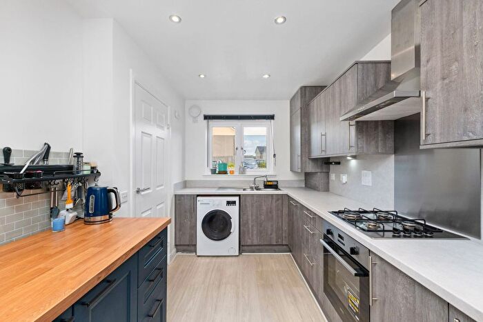 3 Bedroom Semi-Detached House For Sale In Mossend Grove, West Calder, EH55