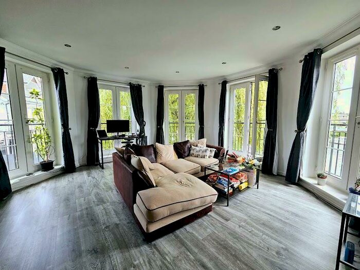 2 Bedroom Apartment To Rent In Brigham Road, Reading, RG1