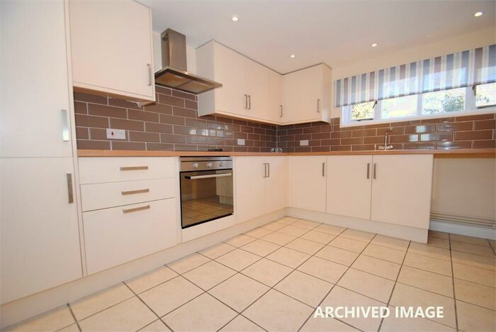 2 Bedroom Ground Flat To Rent In South Street, Braintree, Essex, CM7