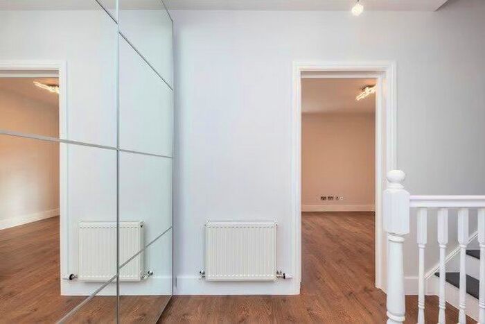 2 Bedroom Flat To Rent In Haydons Road, London, SW19