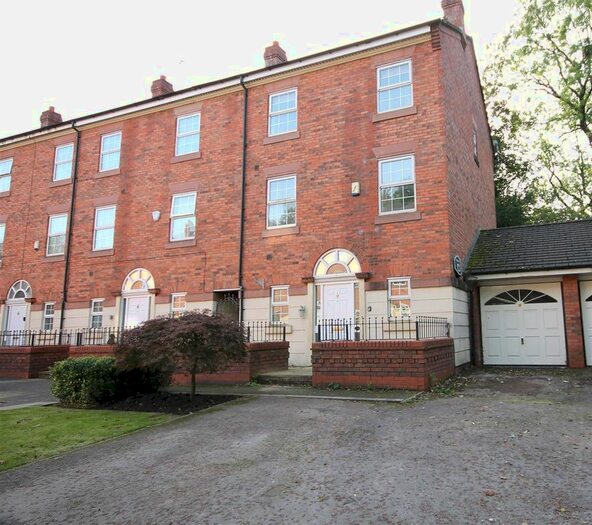 3 Bedroom Town House To Rent In Manthorpe Avenue, Roe Green, Worsley, M28