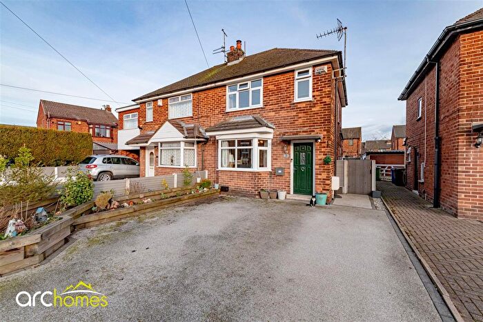 2 Bedroom Semi Detached House For Sale In Oak Avenue, Hindley Green, Wigan, WN2