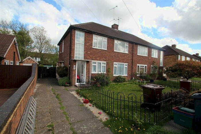 2 Bedroom Maisonette To Rent In Oak Way, Feltham, TW14