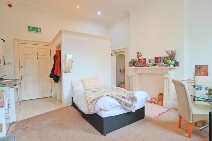 Studio To Rent In Berkeley Square, Bristol, BS8