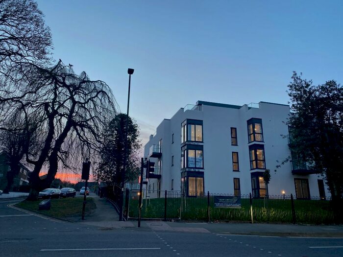 2 Bedroom Flat To Rent In Lodge Way, Grantham, NG31