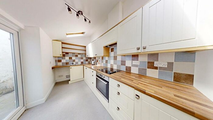 3 Bedroom End Of Terrace House For Sale In Easton Square, Portland, Dorset, DT5
