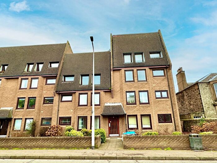 2 Bedroom Flat To Rent In Dalrymple Loan, Musselburgh, East Lothian, EH21