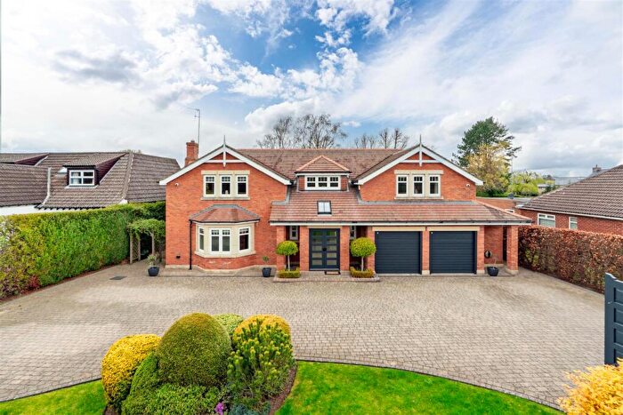 5 Bedroom Detached House To Rent In Middle Drive, Darras Hall, NE20