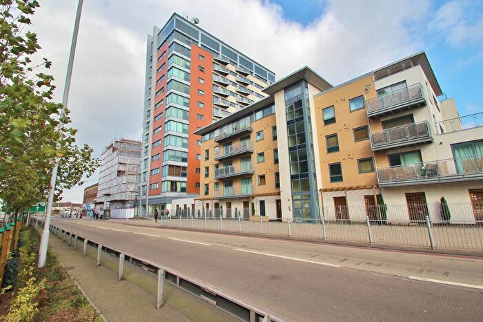 1 Bedroom Flat To Rent In Eastern Avenue, Ilford, IG2