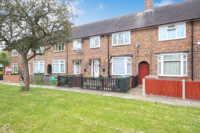 3 Bedroom Terraced House To Rent In Withy Mead, London, Chingford, E4