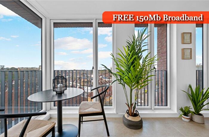 2 Bedroom Flat To Rent In Kindred House, Scarbrook Road, Croydon, London, CR0