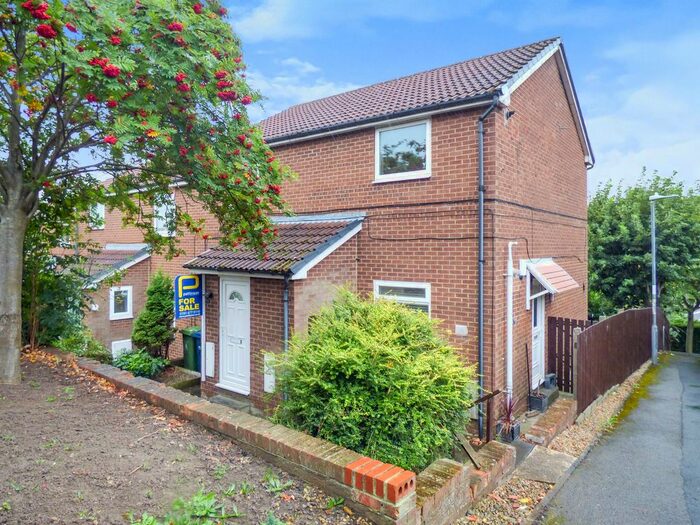 2 Bedroom Flat To Rent In Ravenscar Close, Whickham, Newcastle Upon Tyne, NE16