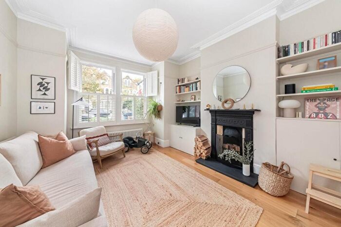2 Bedroom Flat For Sale In Tremaine Road, Anerley, London, SE20