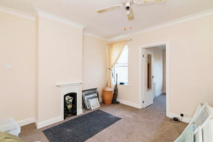3 Bedroom Terraced House For Sale In Victoria Road, Lowestoft, NR33